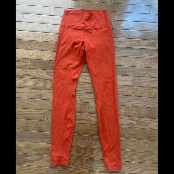 Red lululemon wunder under size 4 - Picture 3 of 3